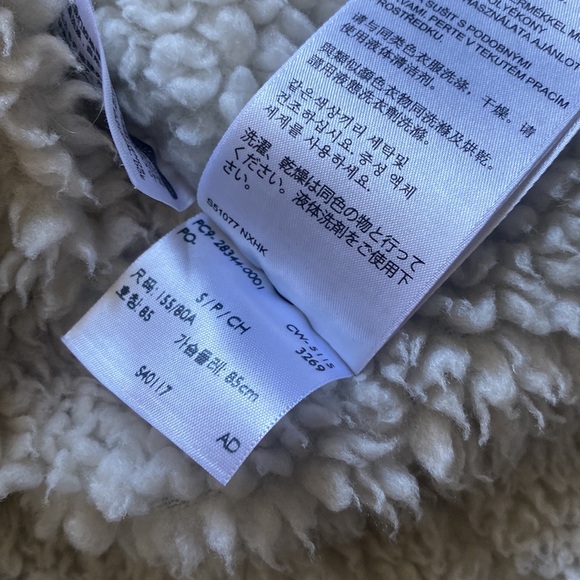 Levi’s Sherpa Jean Jacket Faux Fur faux Sherpa lined trucker denim jacket - Picture 3 of 9